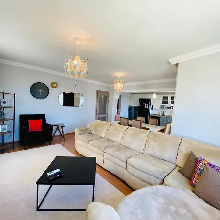 Merkezde 3+1 Deniz Manzarali Konsept Apartament *