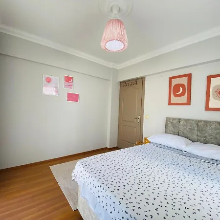 Merkezde 3+1 Deniz Manzarali Konsept Apartament Kusadası
